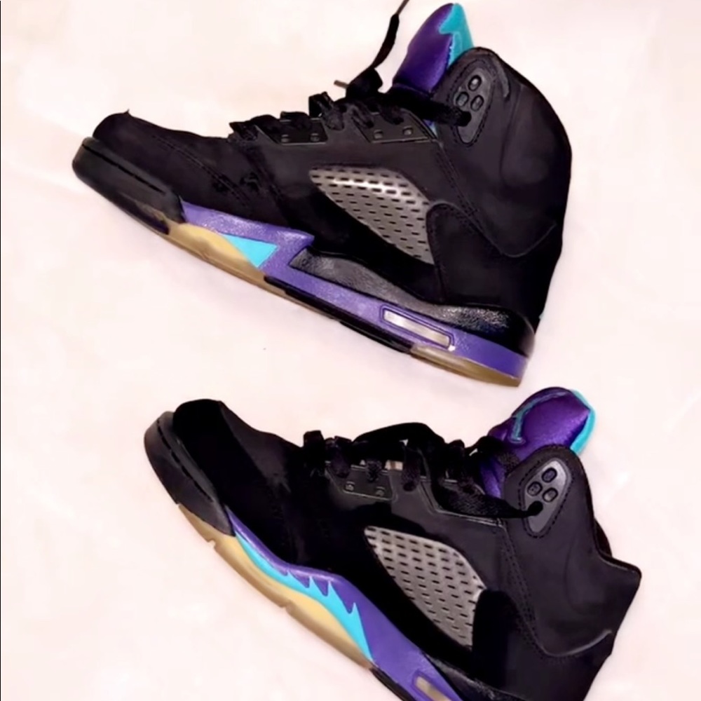 Size 5 youth jordan 5 retros ‘black grape’
